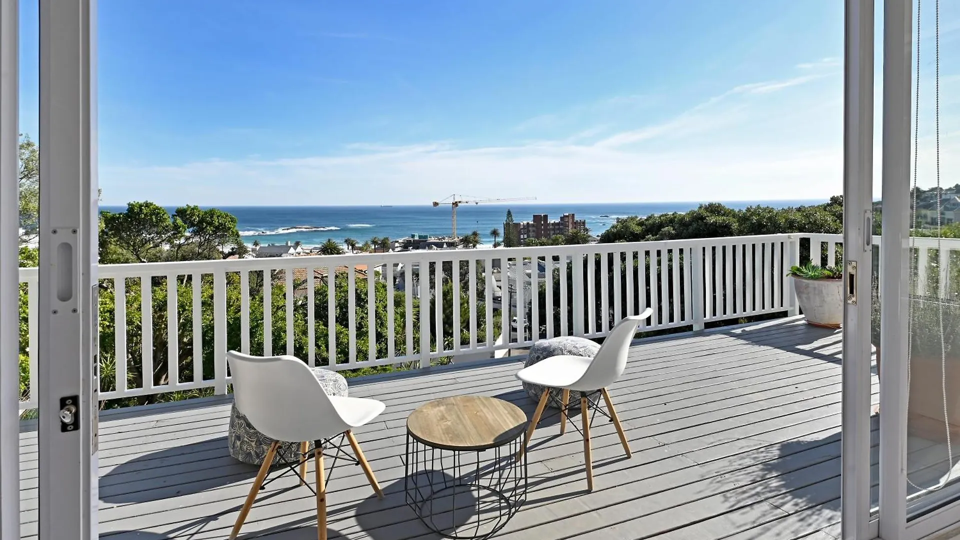 Σπίτι διακοπών Perfect Location Walk To Beach And Sea Views Κέιπ Τάουν